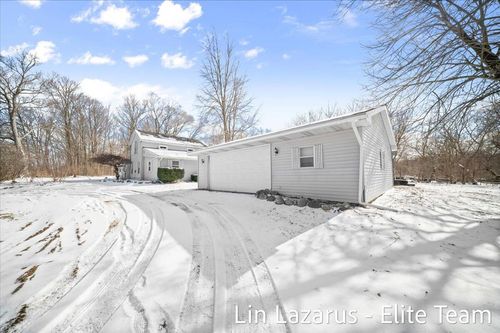 986 129th Ave, Shelbyville, MI, 49344-9509 | Card Image
