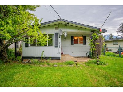 828 Vancouver Ave Ave, House other with 3 bedrooms, 1 bathrooms and null parking in Kaslo BC | Image 1