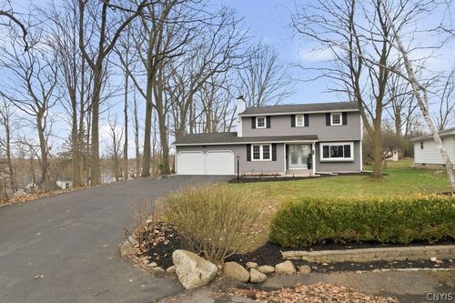 211 Oakridge Ter, Liverpool, NY, 13088-5705 | Card Image