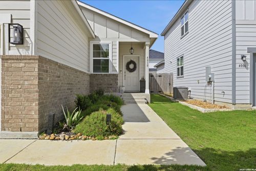 4010 Fallow Xing, Saint Hedwig, TX, 78152-3650 | Card Image