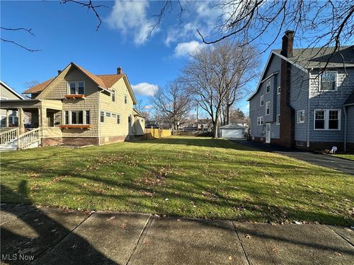 1161 Pomona Rd, Cleveland Heights, OH, 44121-2420 | Card Image