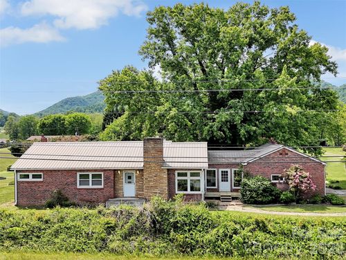 17 Hickory View Ln, Canton, NC, 28716-7396 | Card Image