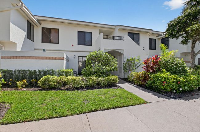 APT-8002 - 16000 Loch Katrine Trl, Condo with 2 bedrooms, 2 bathrooms and null parking in Delray Beach FL | Image 31