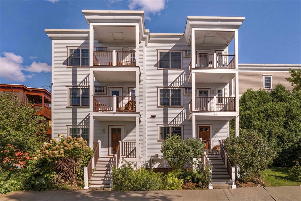 Lourdes Ave, Jamaica Plain, MA 02130
