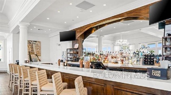 Bar | Image 38