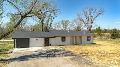 3985 43rd St, Meriden, KS, 66512-9248 | Card Image