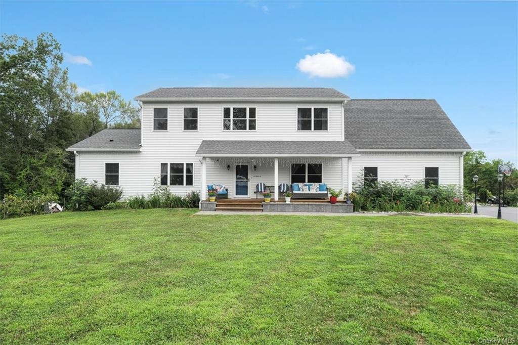 Manos Dr, Poughkeepsie, NY 12603