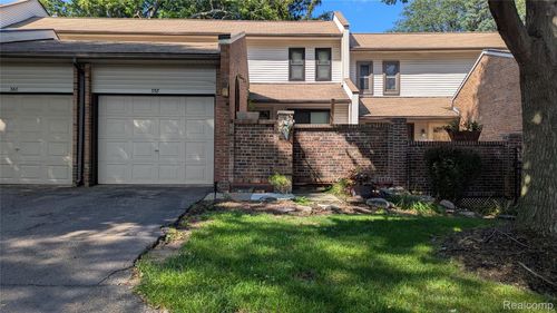 358 Willow Grove Ln, Rochester Hills, MI, 48307-2556 | Card Image