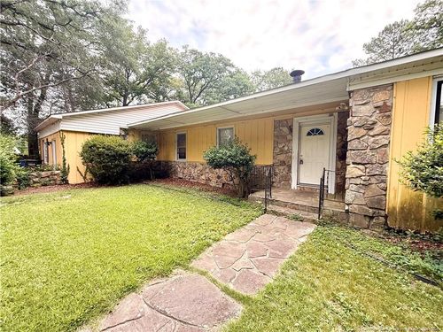 520 Southwick Dr, Fayetteville, NC, 28303-2641 | Card Image