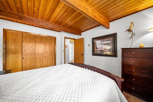 27 Fern Ln, Laconia, NH, 03246-4087 | Card Image
