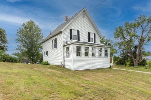 84 Church St, Rochester, NH, 03839-5200 | Card Image