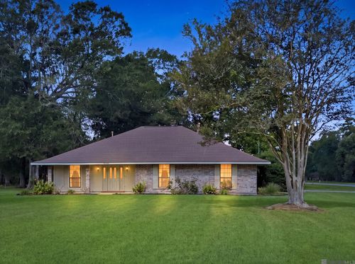 13525 Palomino Dr, Greenwell Springs, LA, 70739-5905 | Card Image