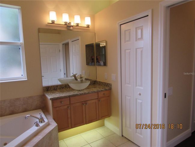 7457 Palmer Glen Cir, House other with 3 bedrooms, 3 bathrooms and null parking in SARASOTA FL | Image 16