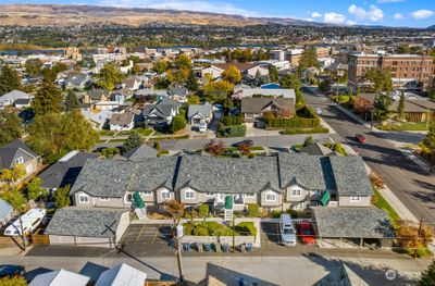 11 - 20 S Delaware Avenue, Condo with 2 bedrooms, 1 bathrooms and null parking in Wenatchee WA | Image 1