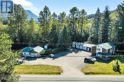 1260 Sayward Rd, House other with 8 bedrooms, 4 bathrooms and 14 parking in Sayward BC | Image 3