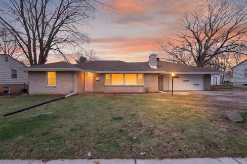 3229 Blackstone Avenue, Rockford, IL, 61101 | Card Image