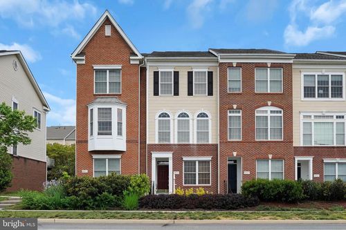 25015 Riding Center Dr, CHANTILLY, VA, 20152-6038 | Card Image