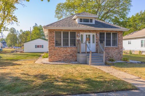 208 W Martin St, Forrest, IL, 61741-9350 | Card Image