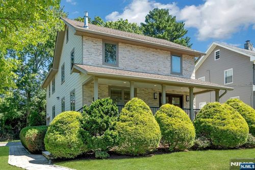 35 Elm St, Tenafly, NJ, 07670-2839 | Card Image