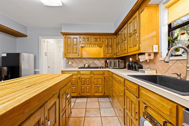 307 Smith St, Home with 3 bedrooms, 5 bathrooms and null parking in Naples TX | Image 5