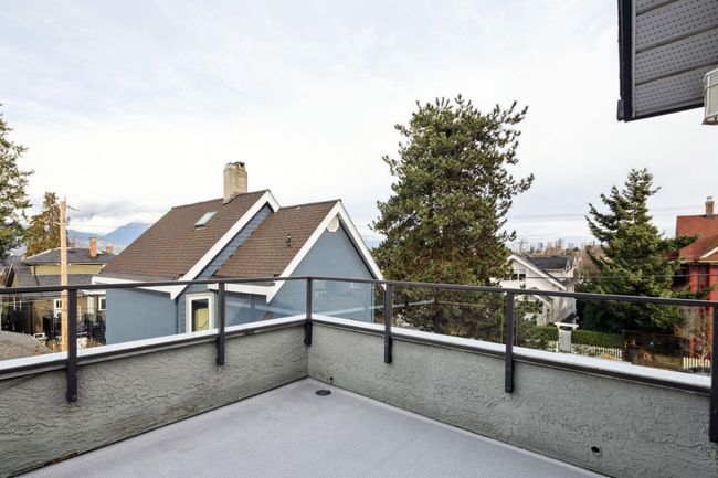 3311 W 2 Nd Avenue, Home with 3 bedrooms, 2 bathrooms and 1 parking in Vancouver BC | Image 34
