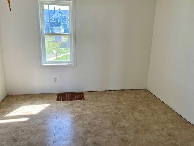 2nd bedroom, nonconforming | Image 19