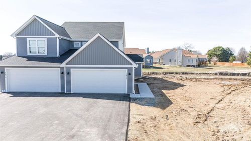 1812-1814 W Kyle Circle Circle, Beloit, WI, 53511 | Card Image