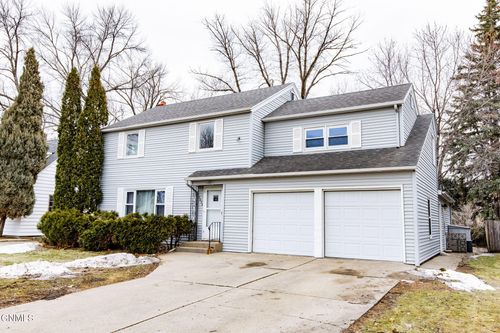 1020 12th St S, Moorhead, MN, 56560-3704 | Card Image