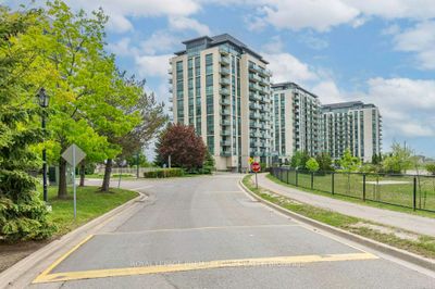 909 - 45 Yorkland Blvd, Condo with 1 bedrooms, 1 bathrooms and 1 parking in Brampton ON | Image 2