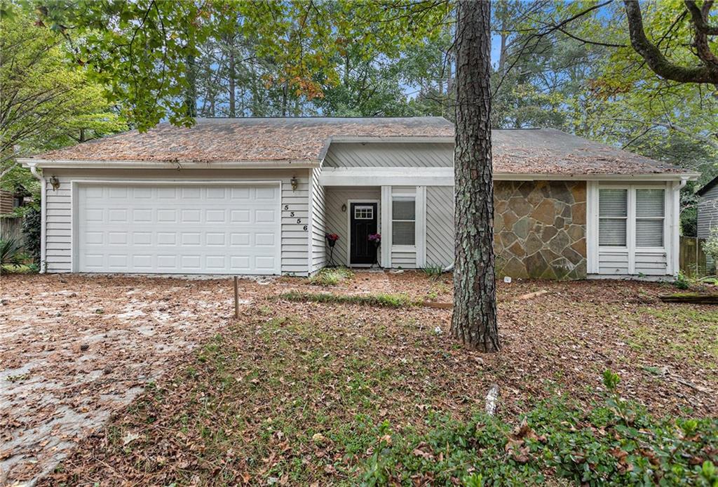 Kelleys Creek Dr, Stone Mountain, GA 30088