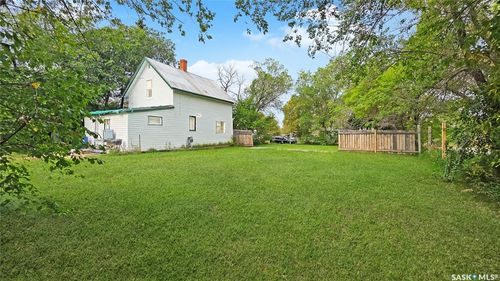 1907 14th St W, Prince Albert, SK, S6V3P3 | Card Image