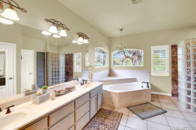 1409 Woodland Ct, House other with 4 bedrooms, 4 bathrooms and null parking in Hondo TX | Image 41