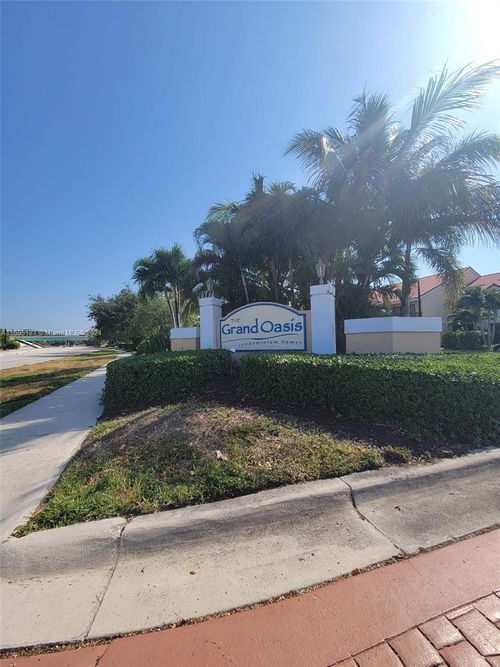 301b1-5641 Riverside Dr, Coral Springs, FL, 33067 | Card Image