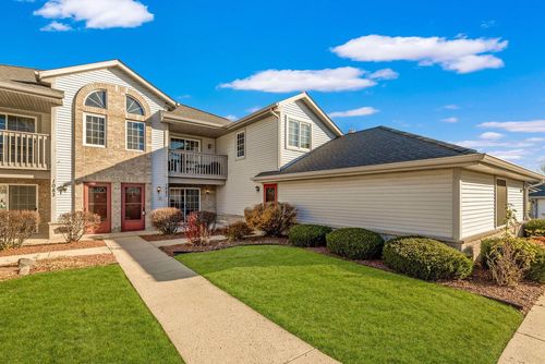 c-1083 Quinlan Drive, Pewaukee, WI, 53072 | Card Image