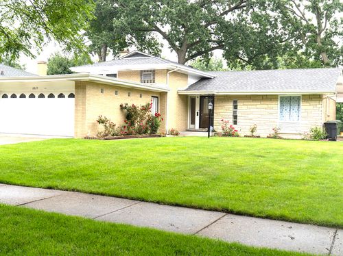 10025 Bronx Ave, Skokie, IL, 60077-1003 | Card Image