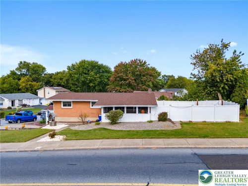 137 E Harrison St, Emmaus, PA, 18049-2934 | Card Image
