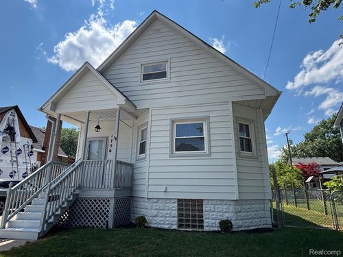 1756 2nd St, Wyandotte, MI, 48192-7226 | Card Image