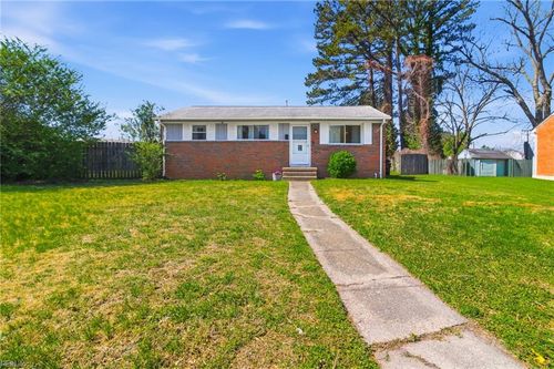 4 Gatling Ct, Portsmouth, VA, 23701-4305 | Card Image