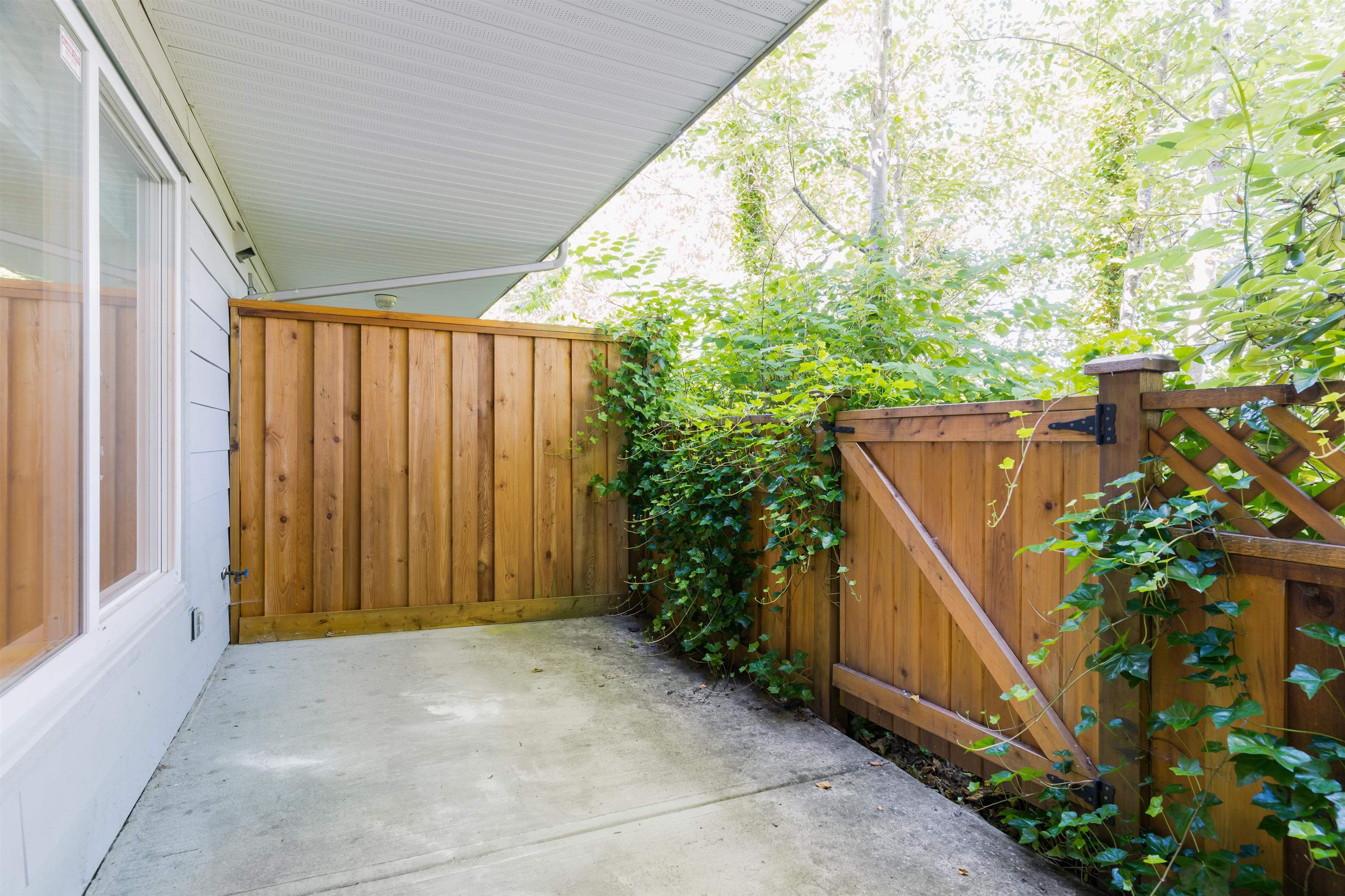 132 Shoreline Circle, Townhouse with 3 bedrooms, 3 bathrooms and 2 parking in Port Moody BC | Image 30