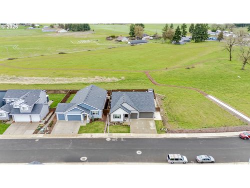 2432 W 15th Ave, Junction City, OR, 97448-8361 | Card Image