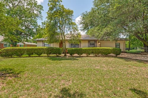 237 Southwood Dr, Lancaster, TX, 75146-2827 | Card Image