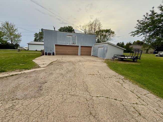201 N Meyers Ave, House other with 4 bedrooms, 2 bathrooms and 2 parking in MILLEDGEVILLE IL | Image 9
