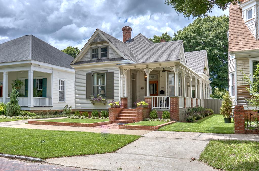 Broadway , Columbus, GA 31901