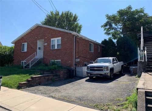 b-3506 Mayfair St, McKeesport, PA, 15132-5621 | Card Image