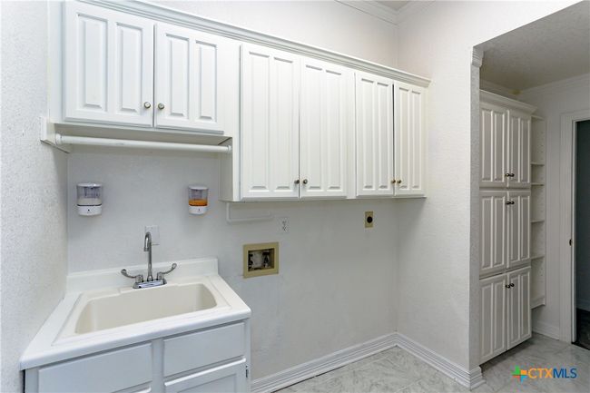 Laundry area | Image 36