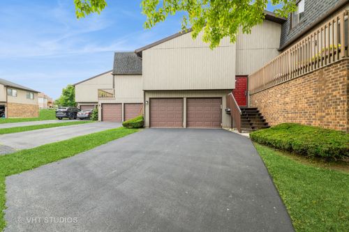 36 Portwine Dr, Roselle, IL, 60172-1418 | Card Image