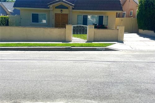 5358 Baza Ave, Woodland Hills, CA, 91364-1804 | Card Image
