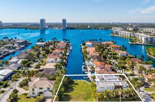 17050 Ne 35th Ave, North Miami Beach, FL, 33160-3051 | Card Image