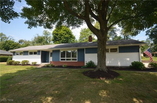 332 Mark Dr, Tallmadge, OH, 44278-1219 | Card Image