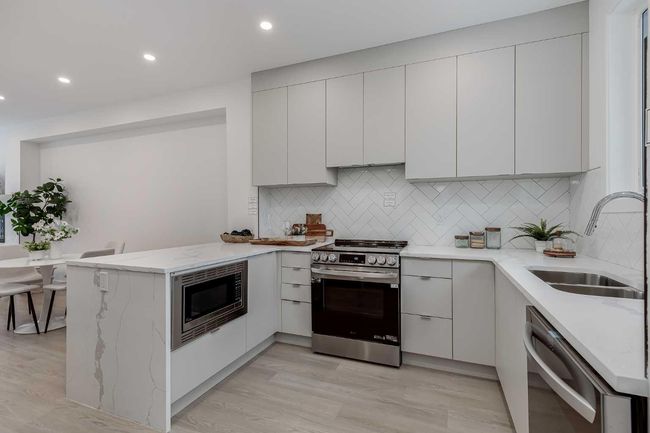 3927 65 St Nw, Townhouse with 3 bedrooms, 3 bathrooms and 1 parking in Calgary AB | Image 8